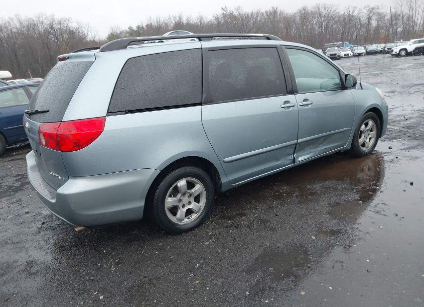 Photo 4 of 2009 Toyota Sienna LE (VIN 5TDZK23C99S287352)