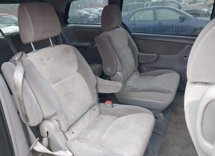Photo 8 of 2009 Toyota Sienna LE (VIN 5TDZK23C99S287352)