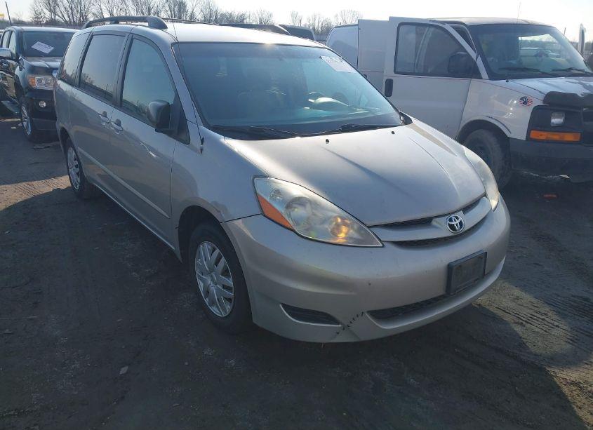 Photo 6 of 2007 Toyota Sienna LE (VIN 5TDZK23CX7S004647)