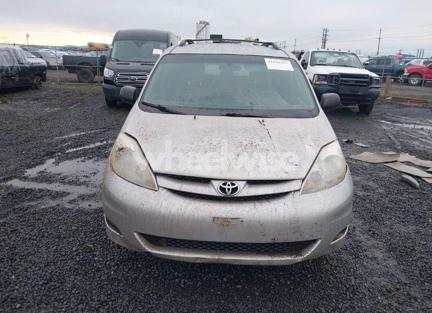 Photo 13 of 2007 Toyota Sienna LE (VIN 5TDZK23CX7S011856)