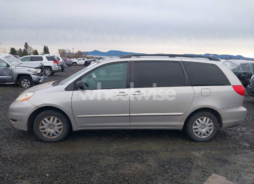 Photo 15 of 2007 Toyota Sienna LE (VIN 5TDZK23CX7S011856)