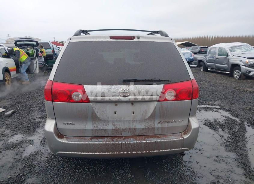 Photo 17 of 2007 Toyota Sienna LE (VIN 5TDZK23CX7S011856)