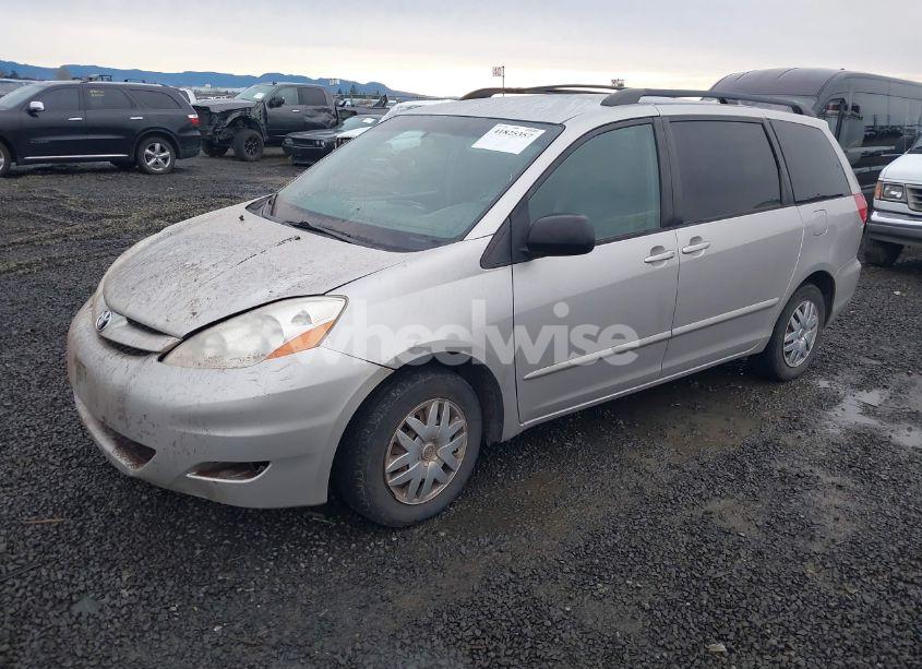 Photo 2 of 2007 Toyota Sienna LE (VIN 5TDZK23CX7S011856)