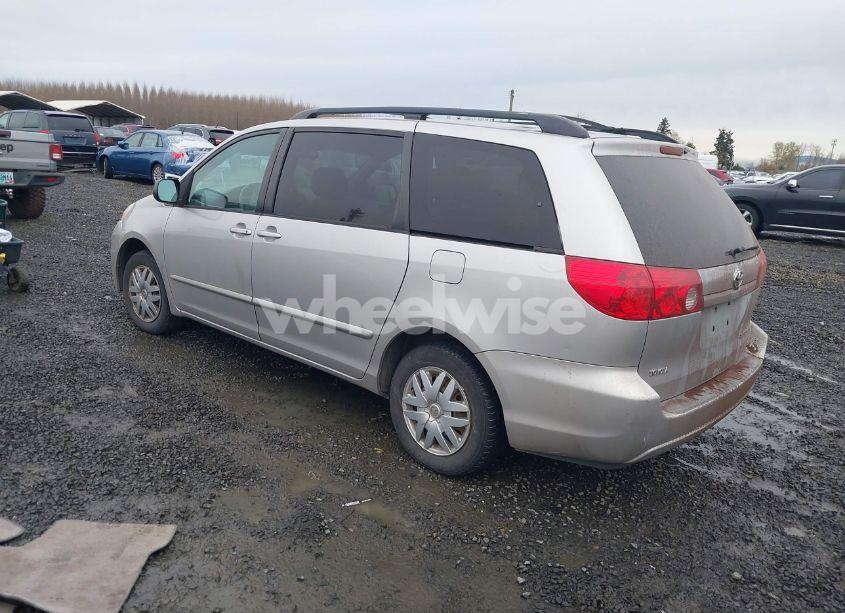 Photo 3 of 2007 Toyota Sienna LE (VIN 5TDZK23CX7S011856)