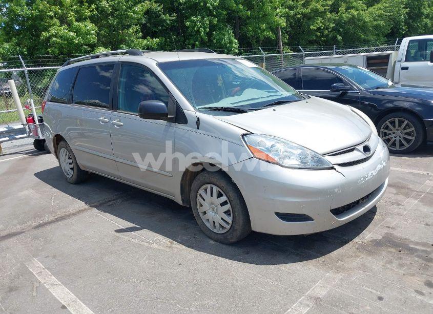 2007 Toyota Sienna CE/LE (VIN 5TDZK23CX7S049023) main photo