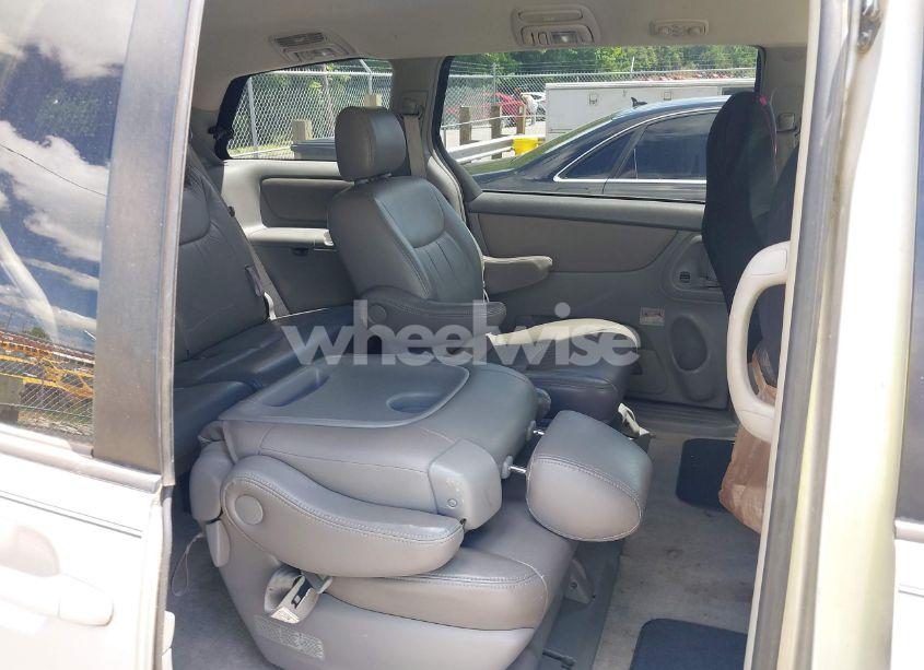 Photo 8 of 2007 Toyota Sienna CE/LE (VIN 5TDZK23CX7S049023)