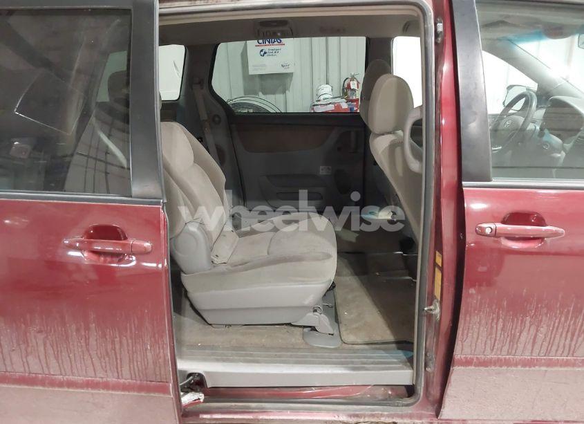 Photo 8 of 2007 Toyota Sienna LE (VIN 5TDZK23CX7S054478)