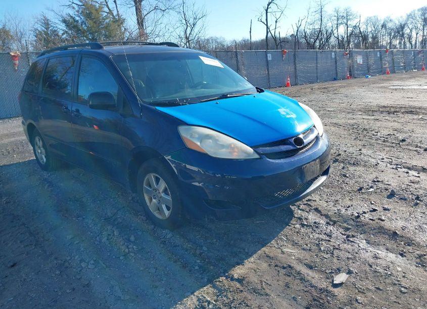 2007 Toyota Sienna LE (VIN 5TDZK23CX7S064945) main photo