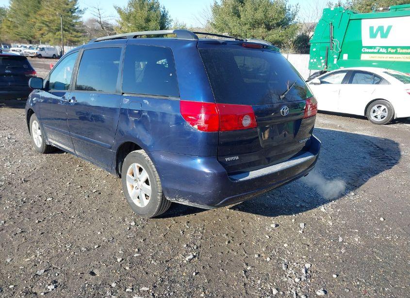 Photo 3 of 2007 Toyota Sienna LE (VIN 5TDZK23CX7S064945)
