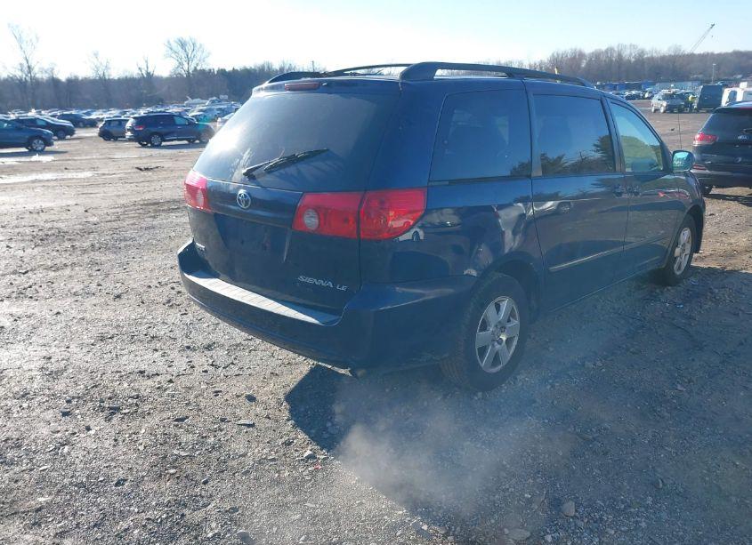 Photo 4 of 2007 Toyota Sienna LE (VIN 5TDZK23CX7S064945)