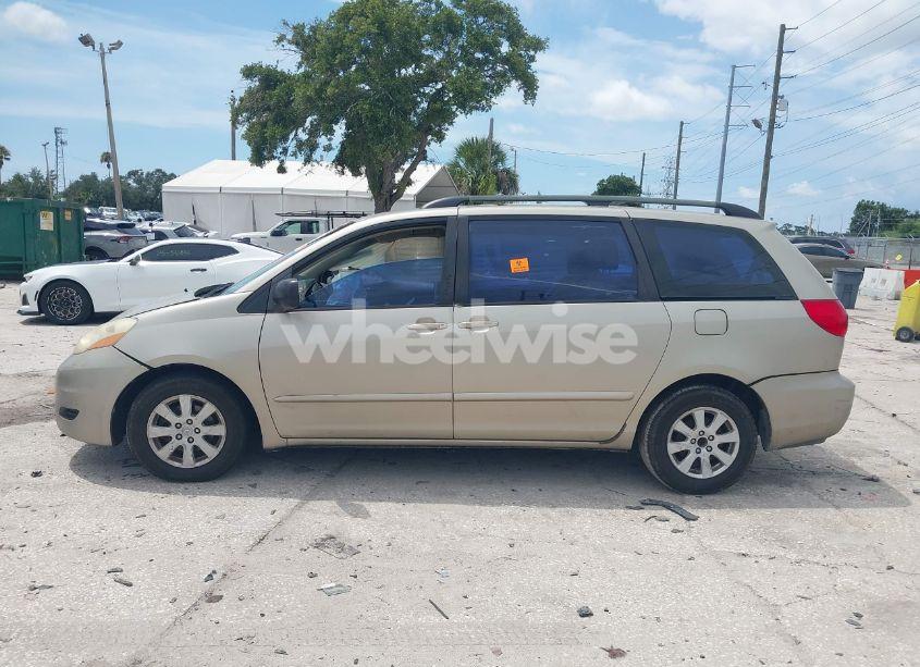 Photo 14 of 2007 Toyota Sienna CE (VIN 5TDZK23CX7S086041)