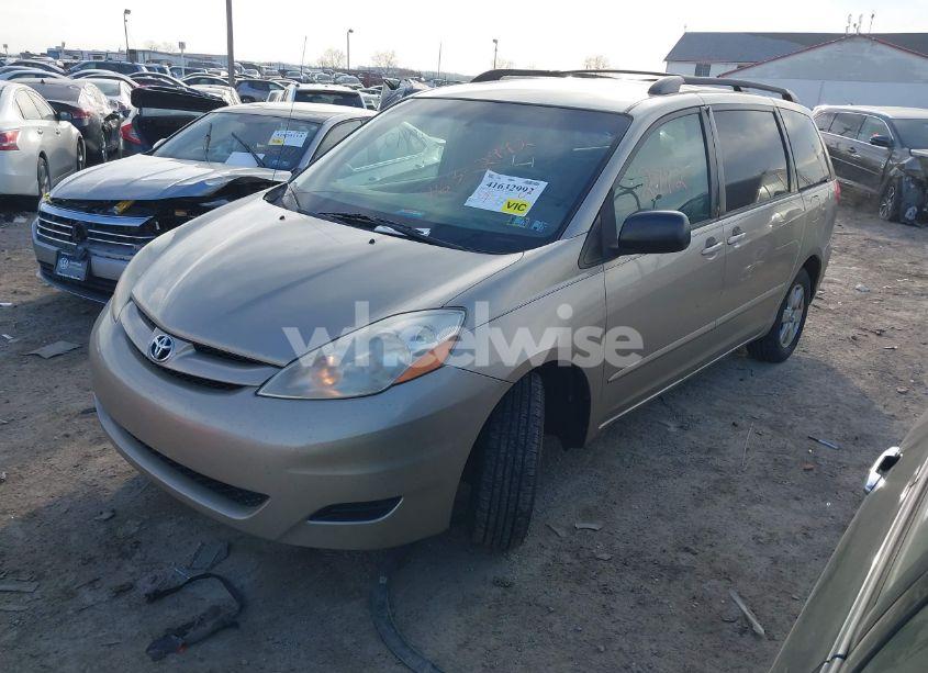 Photo 2 of 2008 Toyota Sienna LE (VIN 5TDZK23CX8S127723)