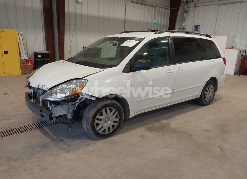 Photo 2 of 2008 Toyota Sienna LE (VIN 5TDZK23CX8S148507)