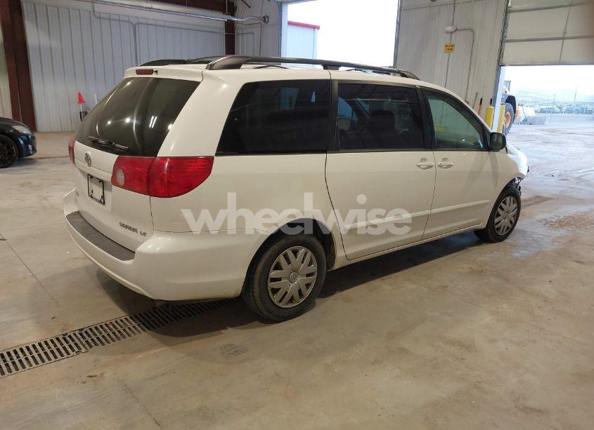 Photo 4 of 2008 Toyota Sienna LE (VIN 5TDZK23CX8S148507)