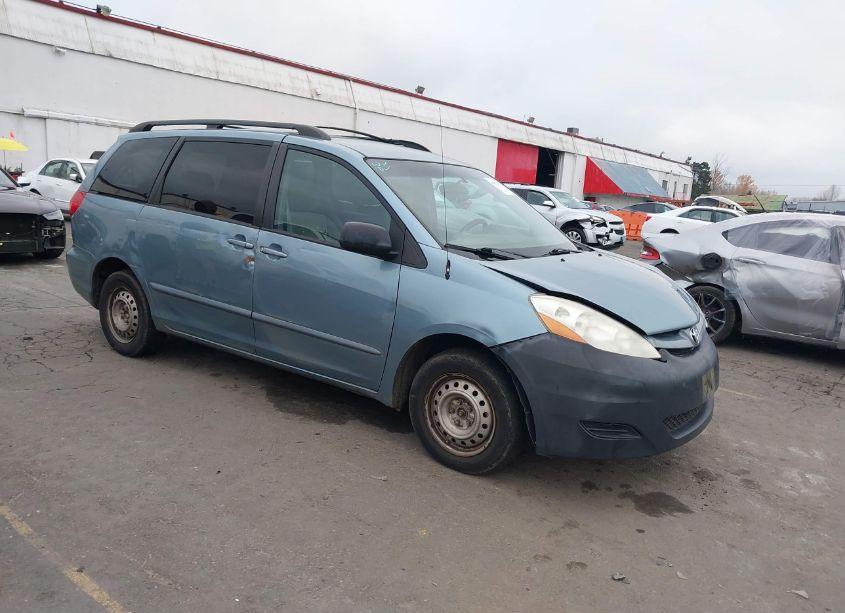 2008 Toyota Sienna LE (VIN 5TDZK23CX8S151505) main photo