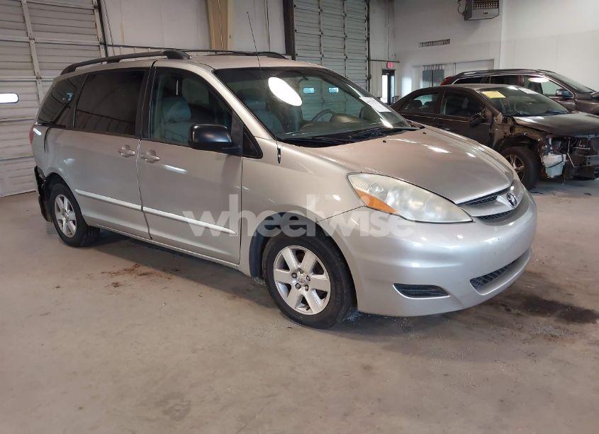 2008 Toyota Sienna LE (VIN 5TDZK23CX8S197688) main photo