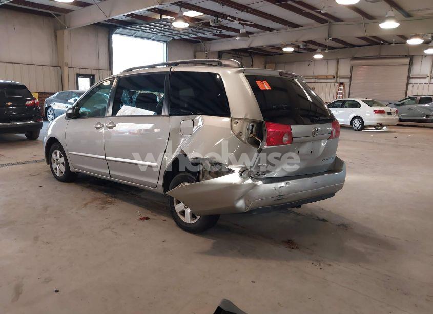 Photo 3 of 2008 Toyota Sienna LE (VIN 5TDZK23CX8S197688)