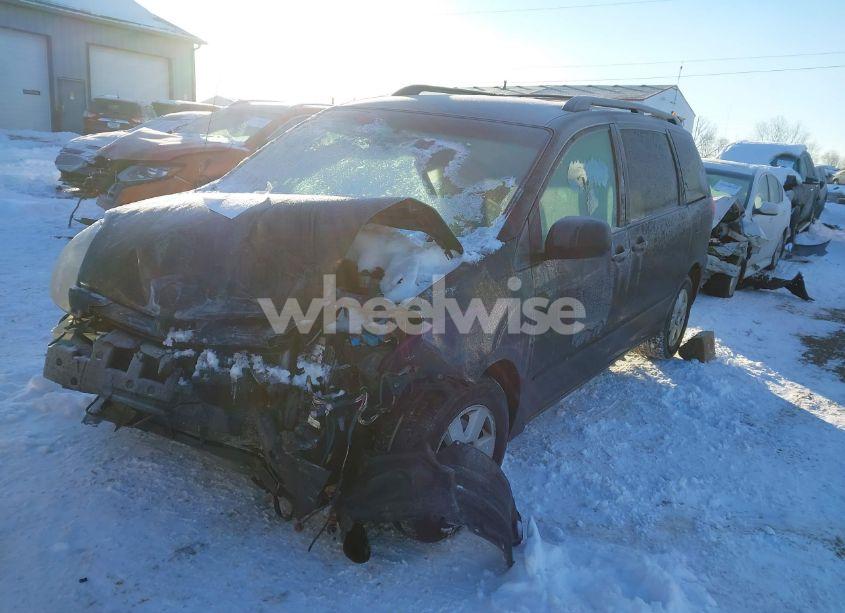 Photo 2 of 2009 Toyota Sienna LE (VIN 5TDZK23CX9S237298)