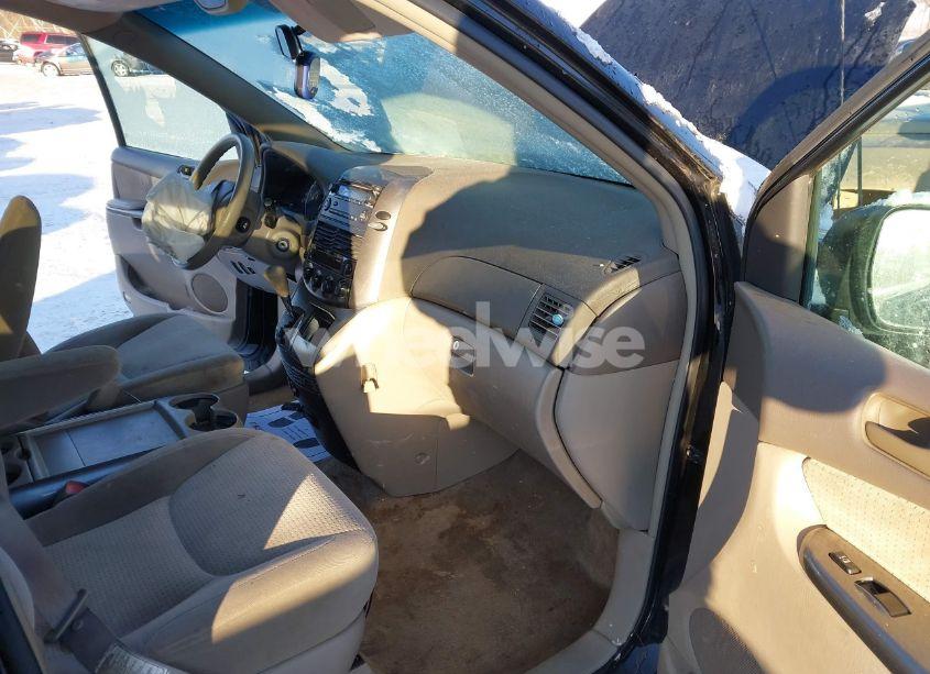 Photo 5 of 2009 Toyota Sienna LE (VIN 5TDZK23CX9S237298)