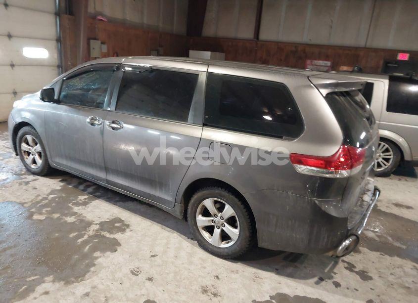 Photo 3 of 2013 Toyota Sienna L V6 7 PASSENGER (VIN 5TDZK3DC0DS286197)