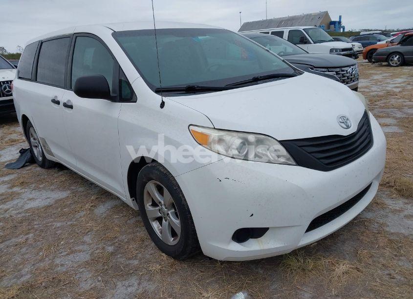 2013 Toyota Sienna L V6 7 PASSENGER (VIN 5TDZK3DC0DS341165) main photo