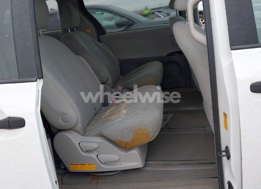 Photo 8 of 2013 Toyota Sienna L V6 7 PASSENGER (VIN 5TDZK3DC0DS341165)
