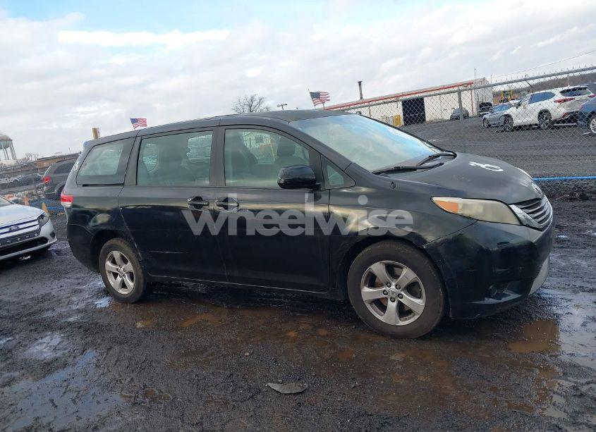Photo 13 of 2014 Toyota Sienna L V6 7 PASSENGER (VIN 5TDZK3DC0ES449836)