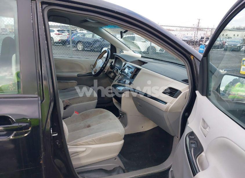 Photo 5 of 2014 Toyota Sienna L V6 7 PASSENGER (VIN 5TDZK3DC0ES449836)