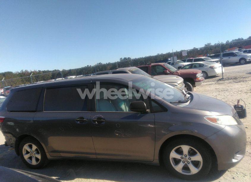 Photo 14 of 2015 Toyota Sienna L 7 PASSENGER (VIN 5TDZK3DC0FS583733)