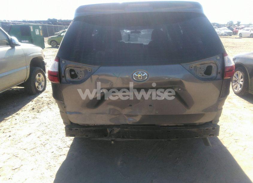 Photo 17 of 2015 Toyota Sienna L 7 PASSENGER (VIN 5TDZK3DC0FS583733)