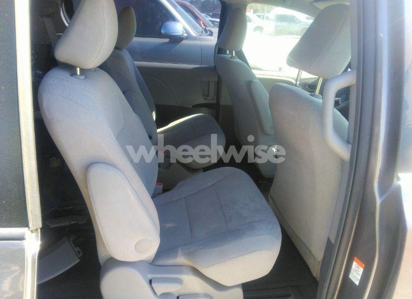 Photo 8 of 2015 Toyota Sienna L 7 PASSENGER (VIN 5TDZK3DC0FS583733)
