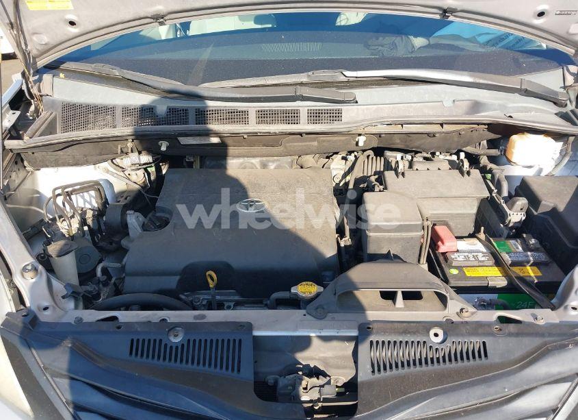 Photo 10 of 2011 Toyota Sienna BASE V6 (VIN 5TDZK3DC1BS016666)
