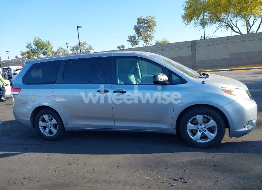 Photo 13 of 2011 Toyota Sienna BASE V6 (VIN 5TDZK3DC1BS016666)