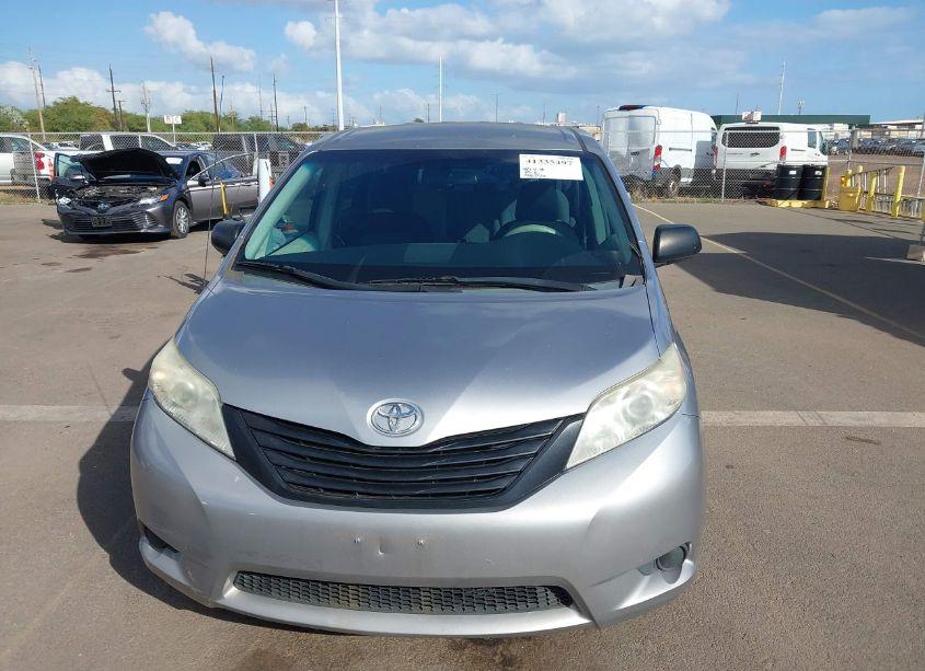 Photo 12 of 2011 Toyota Sienna BASE V6 (VIN 5TDZK3DC1BS035749)