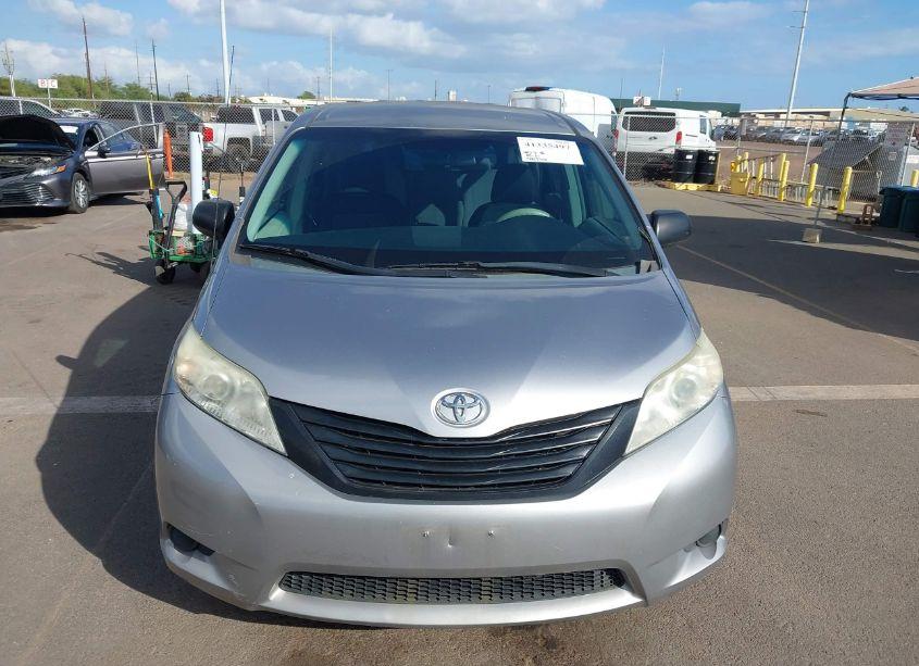 Photo 6 of 2011 Toyota Sienna BASE V6 (VIN 5TDZK3DC1BS035749)