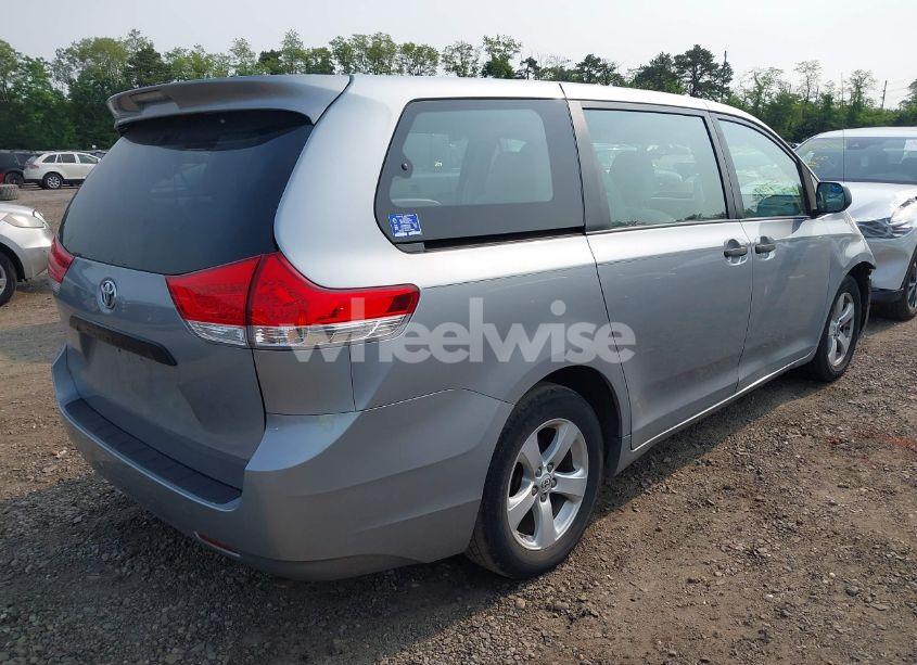 Photo 4 of 2011 Toyota Sienna BASE V6 (VIN 5TDZK3DC1BS090217)