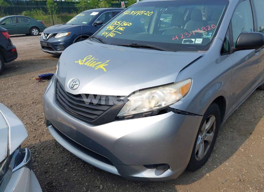 Photo 6 of 2011 Toyota Sienna BASE V6 (VIN 5TDZK3DC1BS090217)