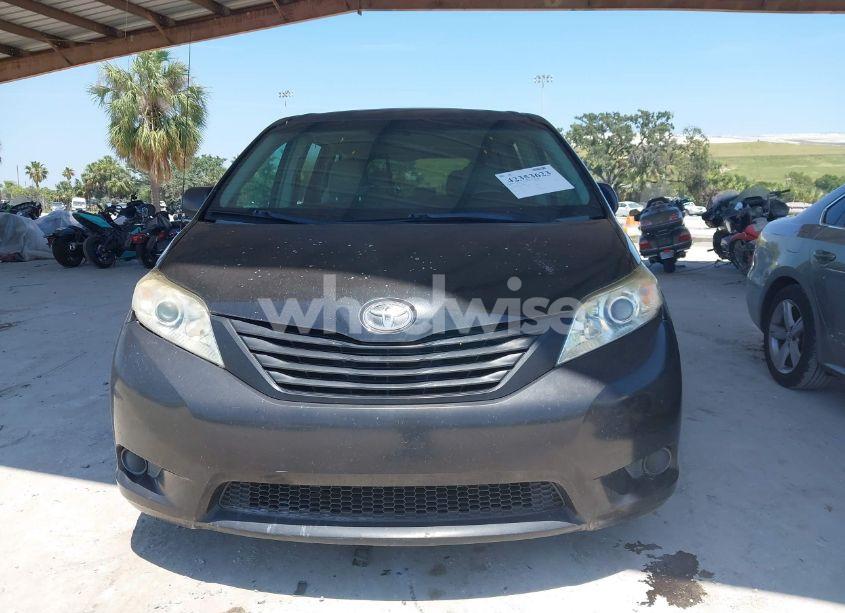 Photo 12 of 2011 Toyota Sienna BASE V6 (VIN 5TDZK3DC1BS158967)