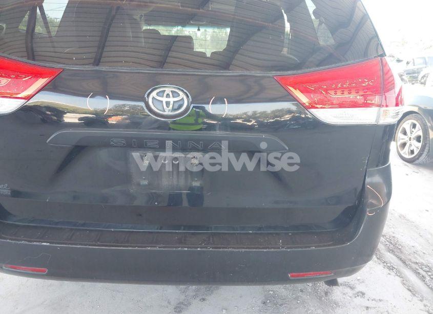 Photo 18 of 2011 Toyota Sienna BASE V6 (VIN 5TDZK3DC1BS158967)
