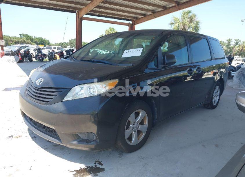 Photo 2 of 2011 Toyota Sienna BASE V6 (VIN 5TDZK3DC1BS158967)