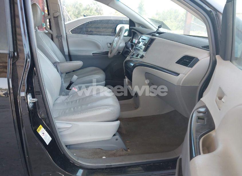 Photo 5 of 2011 Toyota Sienna BASE V6 (VIN 5TDZK3DC1BS158967)