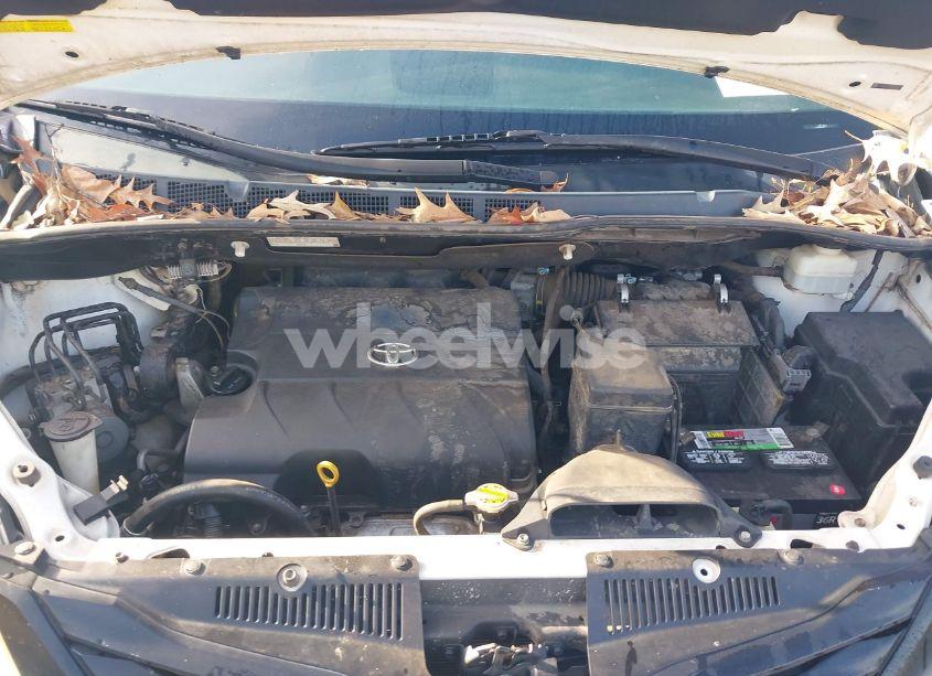 Photo 10 of 2012 Toyota Sienna BASE V6 7 PASSENGER (VIN 5TDZK3DC1CS229747)