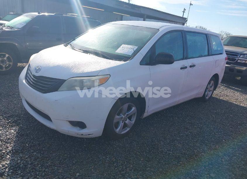 Photo 2 of 2012 Toyota Sienna BASE V6 7 PASSENGER (VIN 5TDZK3DC1CS229747)