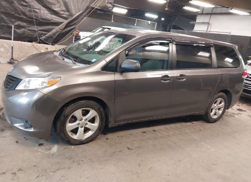Photo 14 of 2013 Toyota Sienna L V6 7 PASSENGER (VIN 5TDZK3DC1DS282384)