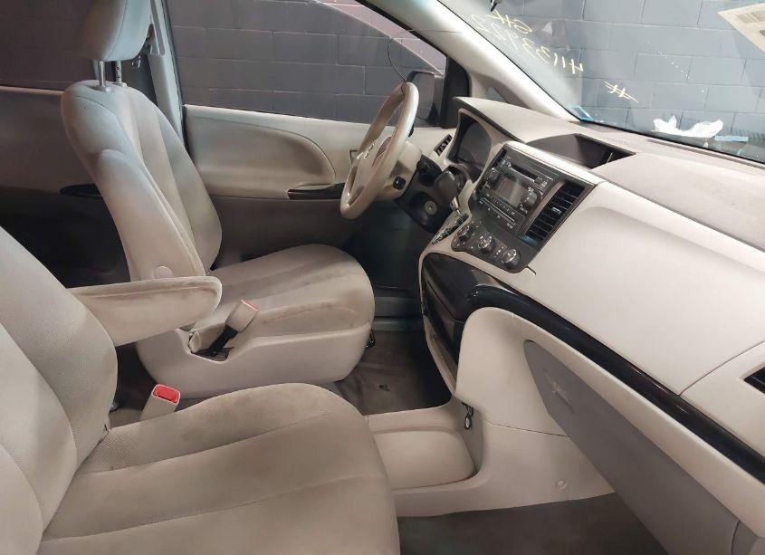 Photo 5 of 2013 Toyota Sienna L V6 7 PASSENGER (VIN 5TDZK3DC1DS282384)