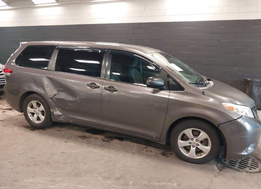 Photo 6 of 2013 Toyota Sienna L V6 7 PASSENGER (VIN 5TDZK3DC1DS282384)