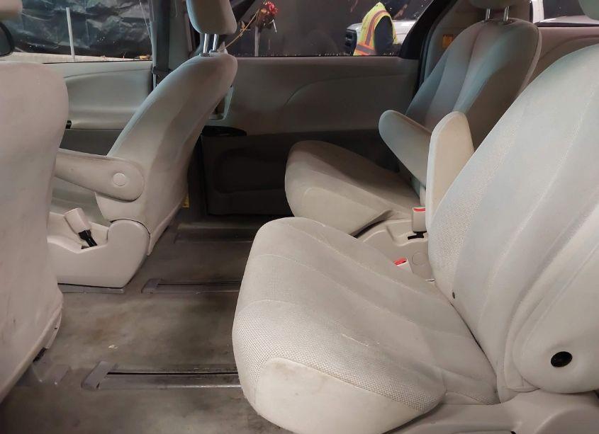 Photo 8 of 2013 Toyota Sienna L V6 7 PASSENGER (VIN 5TDZK3DC1DS282384)