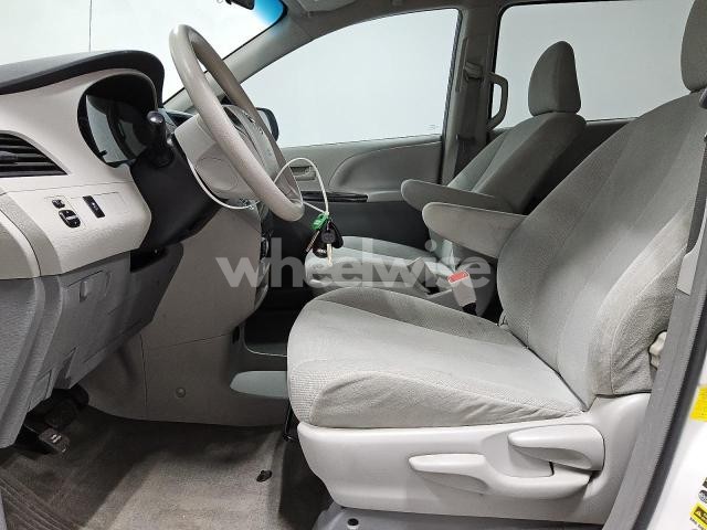 Photo 13 of 2013 TOYOTA SIENNA (VIN 5TDZK3DC1DS335455)