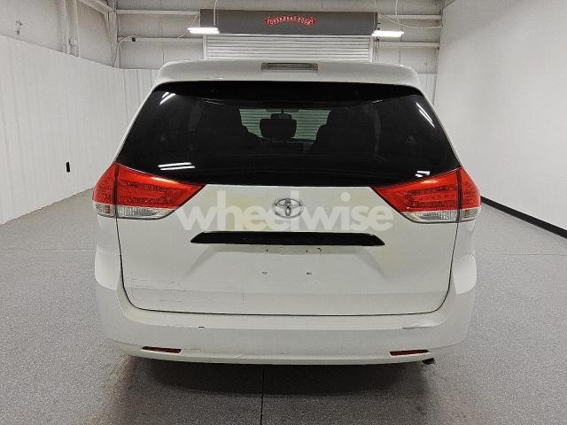 Photo 2 of 2013 TOYOTA SIENNA (VIN 5TDZK3DC1DS335455)