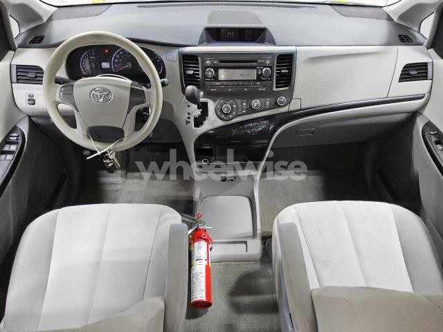 Photo 4 of 2014 TOYOTA SIENNA (VIN 5TDZK3DC1ES514595)